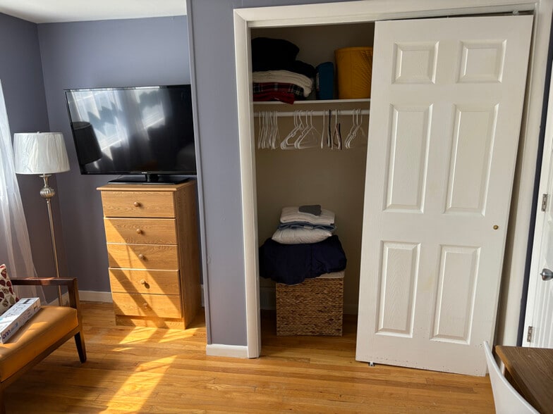 Building Photo - 105 Robert Dr