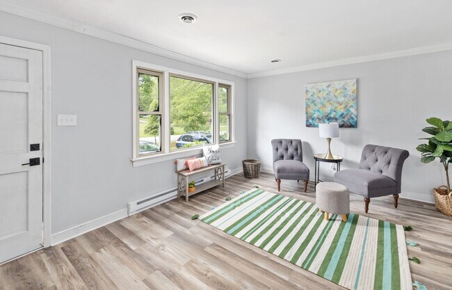 Building Photo - 10511 Lunswood Rd