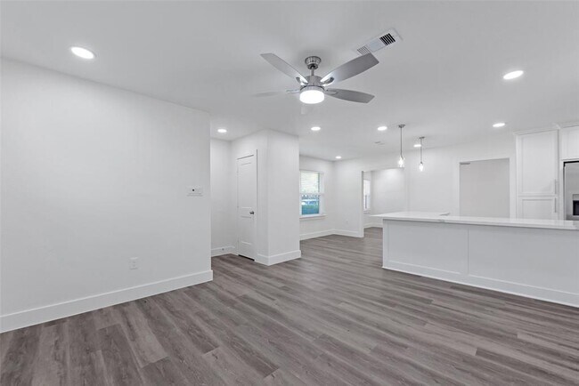 Building Photo - 4074 Cheena Dr