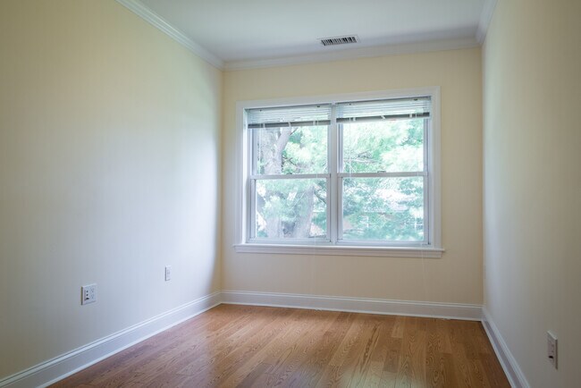 Building Photo - 46 Independence Dr