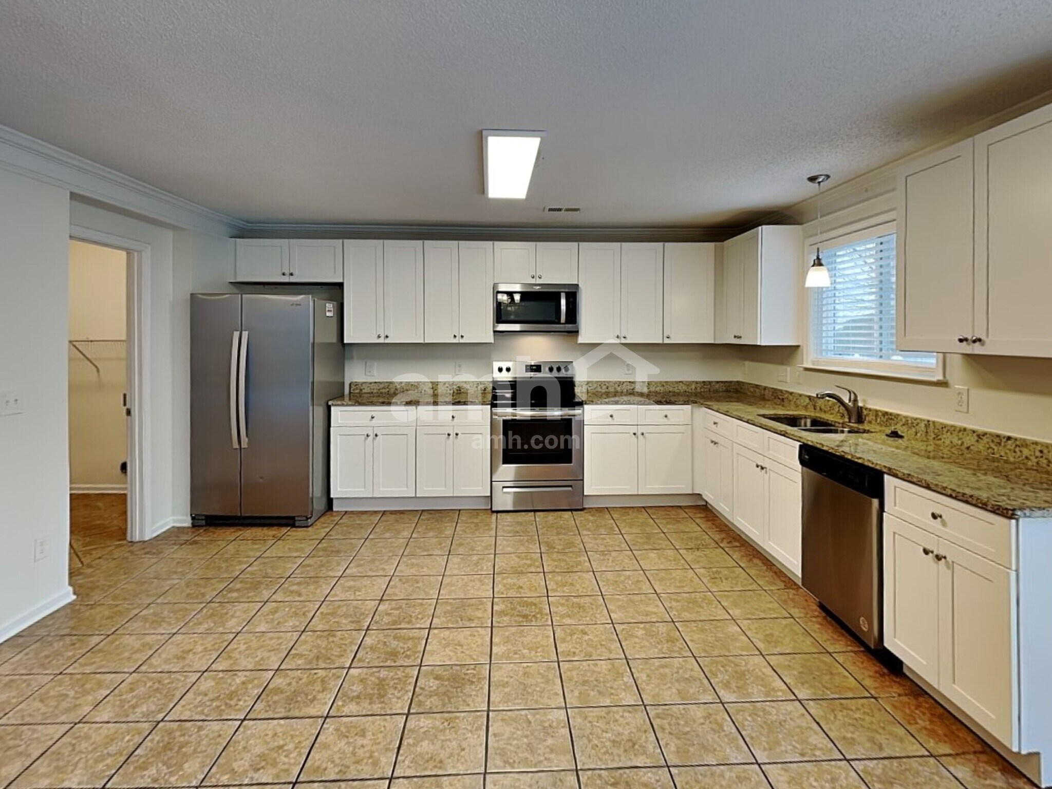 Building Photo - 2116 Maple Tree Ct