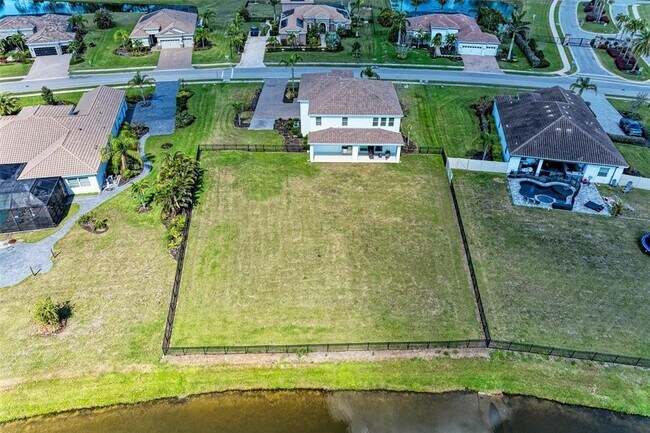 Building Photo - 4789 Vasca Dr
