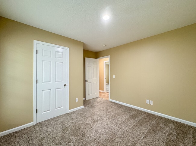 Building Photo - 304 Brina Rd