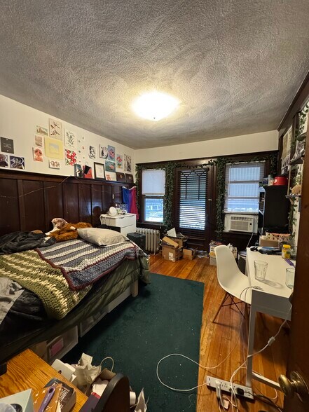 Building Photo - 36 Mason St