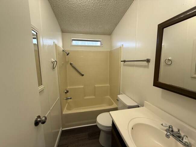 Building Photo - Large Remodeled Doublewide with 2 Car Garage.