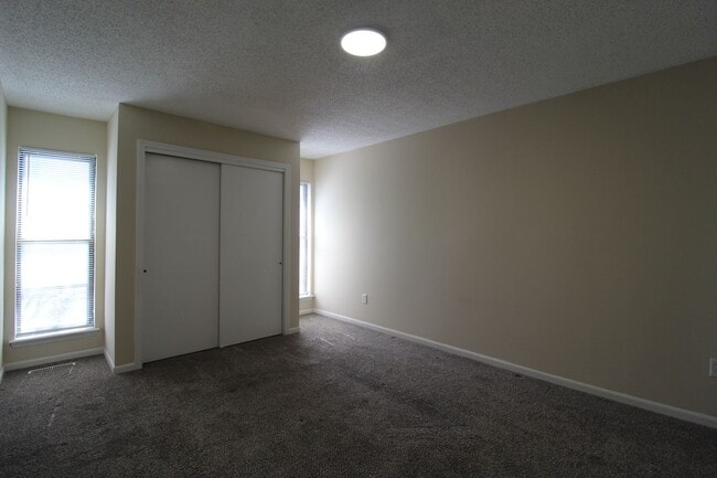 Building Photo - April FREE On This Fully Remodeled 2 Bedroom 1.5 Bath Duplex In Olathe
