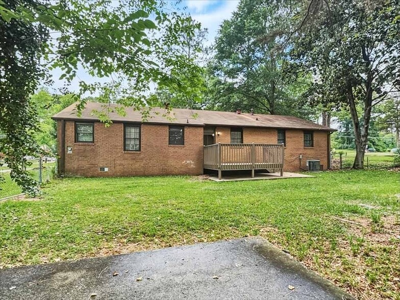 Building Photo - 4412 Bryant Dr SW