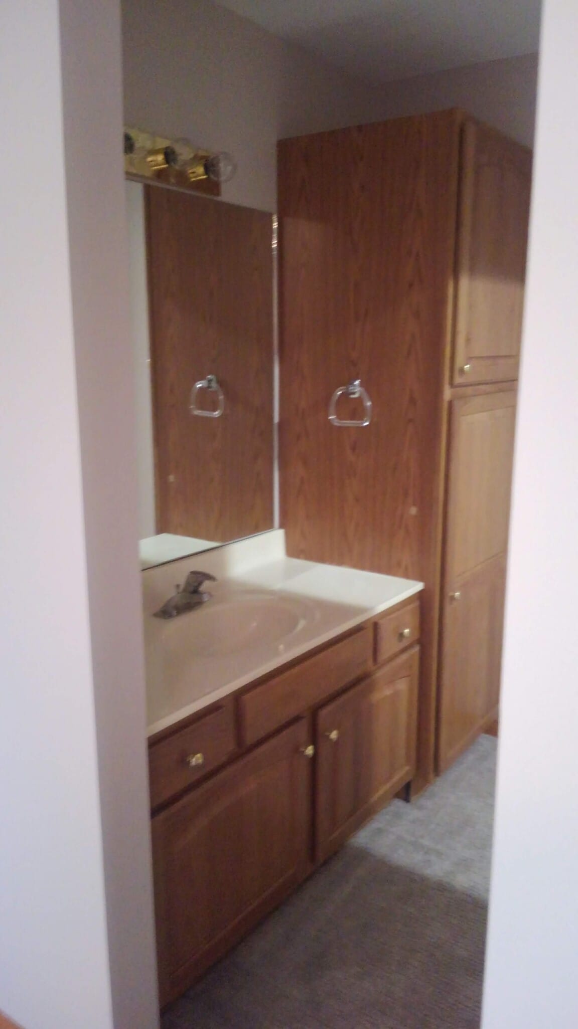 master bath - 601 Thomas Dr