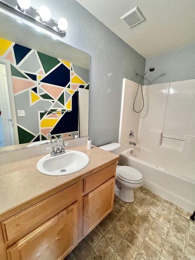 Building Photo - Beautiful 3 bed 2.5 Bath Home in East Loveland, CO!