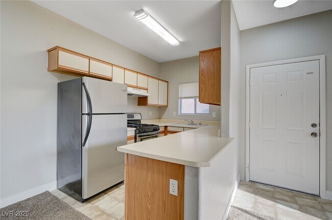 Building Photo - 5751 E Hacienda Ave