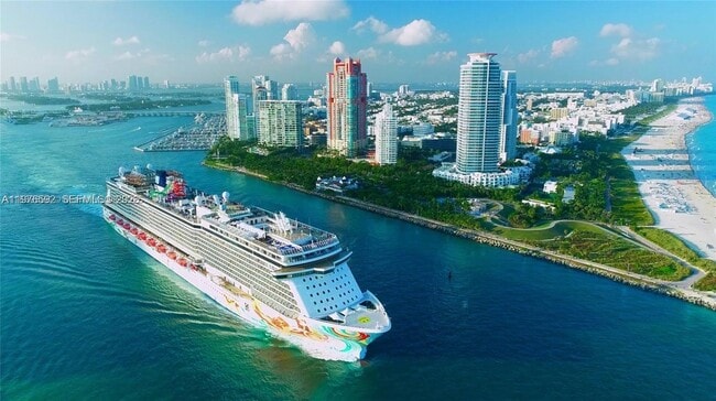 Building Photo - 300 South Pointe Dr