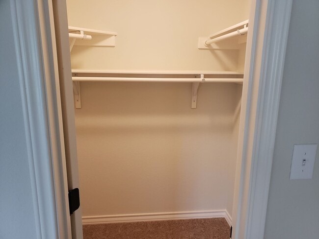 Building Photo - Town home for rent