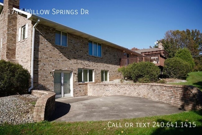 Building Photo - 1746 Willow Springs Dr