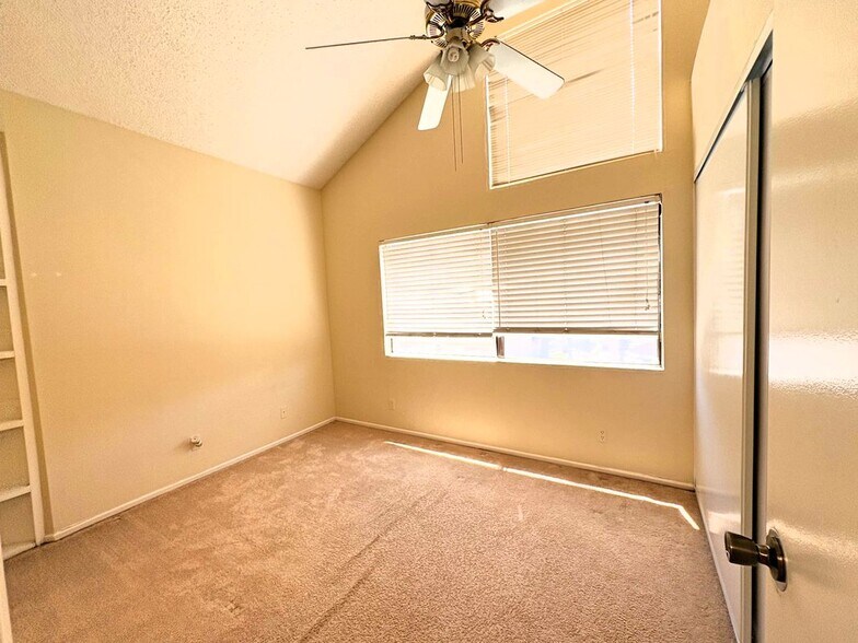 Building Photo - 13104 Glen Ct