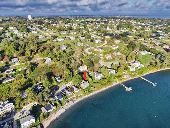 Building Photo - 73 Bayside Ave