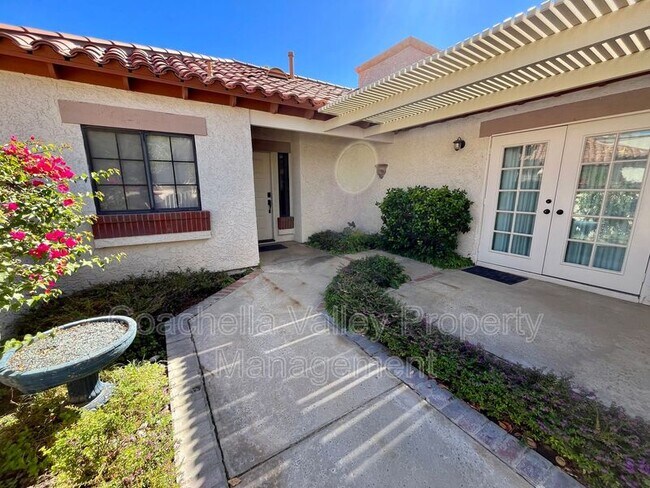 Building Photo - 112 Avellino Cir