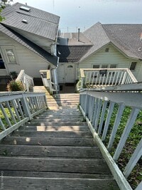 Building Photo - 193 Woodbine Ave