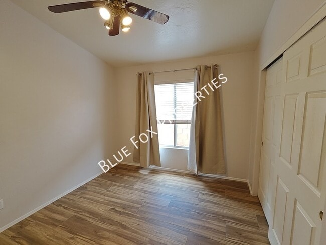 Building Photo - 710 W Calle Alta Loma