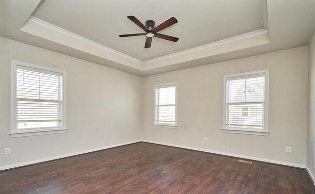 Building Photo - 45116 Kincora Dr