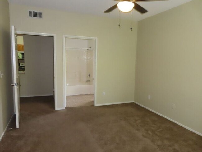 Building Photo - 41410 Juniper St