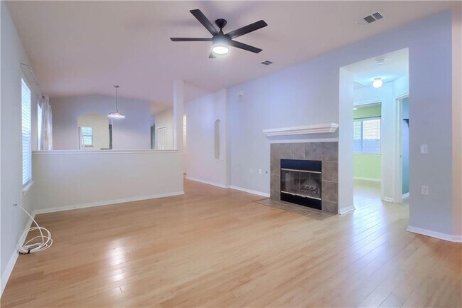 Building Photo - 1100 Emmitt Run