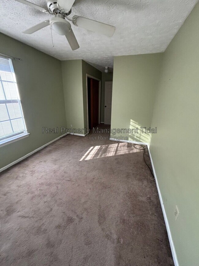 Building Photo - 361 Circuit Ln