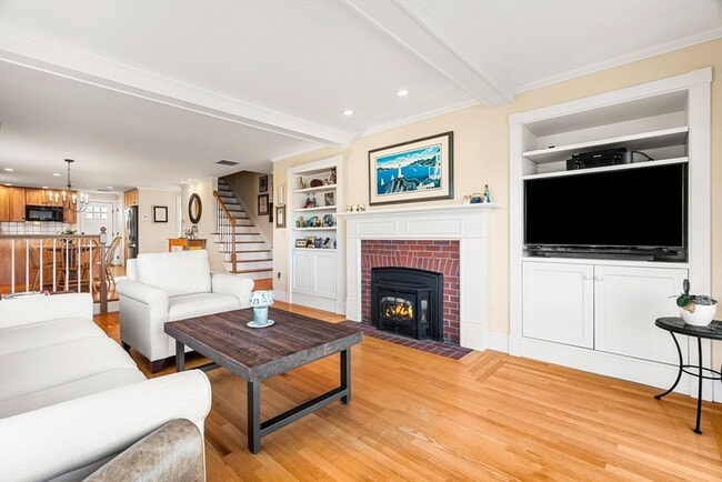 Building Photo - 30R Harbor St