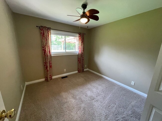 Building Photo - Remodeled 3 Bedroom Home!