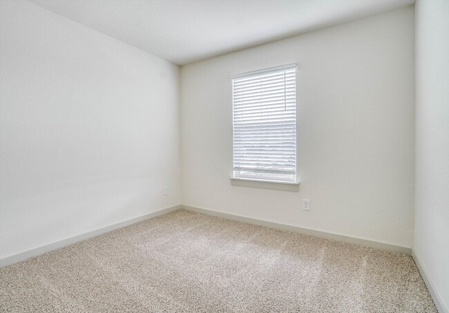 Building Photo - 428 Millbrook Blvd