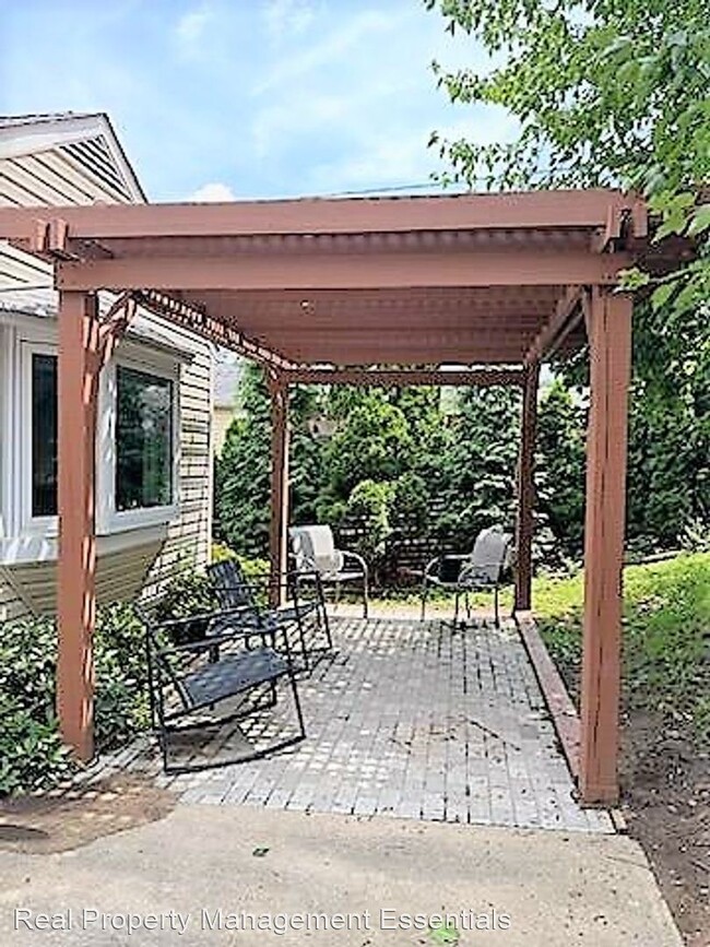 Building Photo - 3 br, 3.5 bath House - 115 Oakway Road