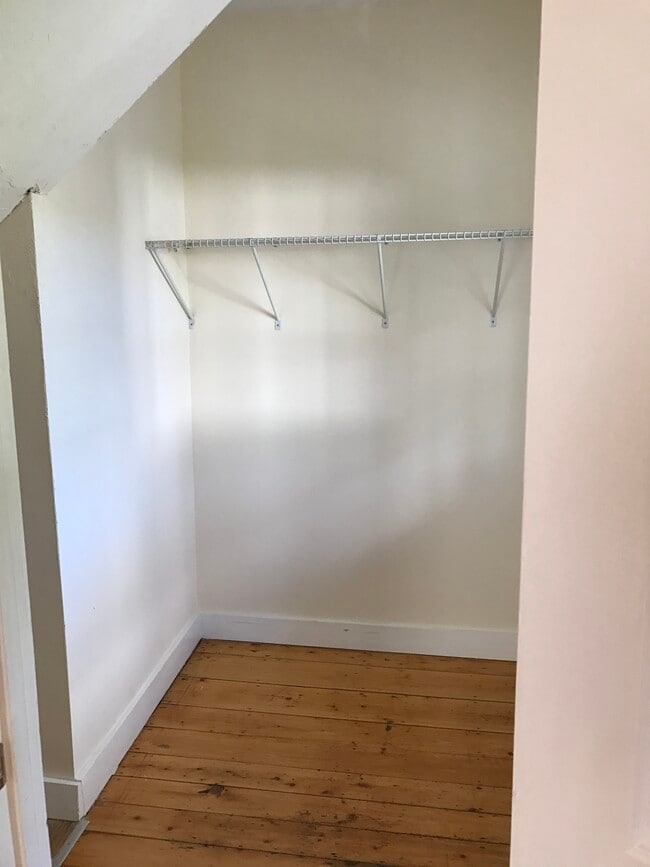 Building Photo - 41 Bowers St