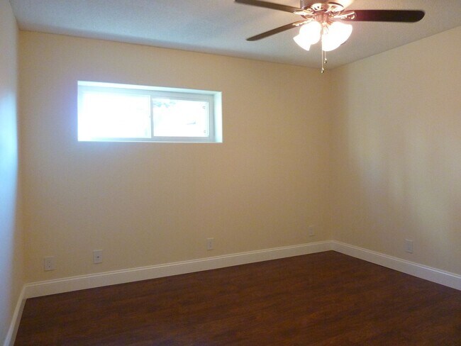 Building Photo - NEW PRICE!  1BR Near UTK & Downtown Knoxville – Walk to Cumberland Ave & Neyland Stadium!