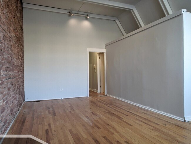Building Photo - 3544 N Halsted St