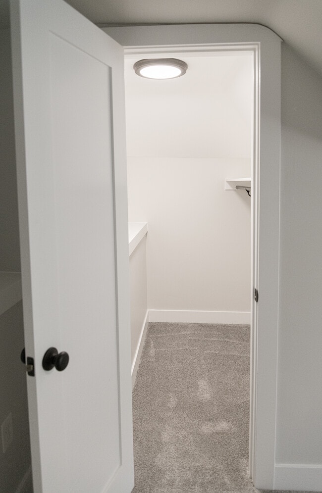 Building Photo - 151 Morrison Dr