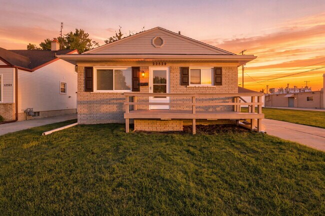 Building Photo - 22529 Tuscany Ave
