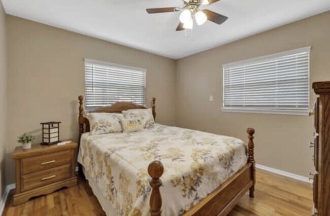 Building Photo - $250 Off Your Second Month's Rent + $250 Referral Bonus | Student-Friendly 3BR Home Minutes from ...
