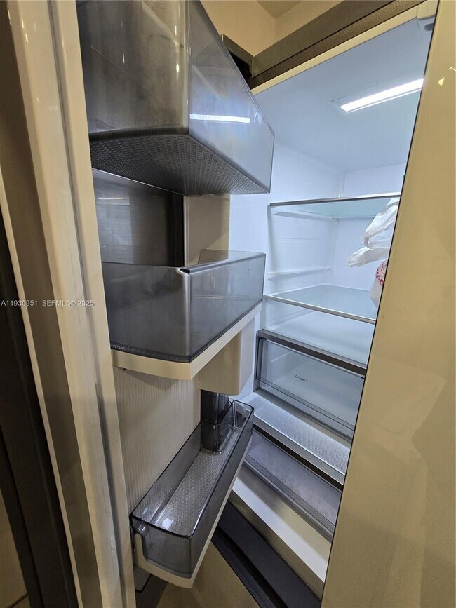 Building Photo - 1800 W 54th St