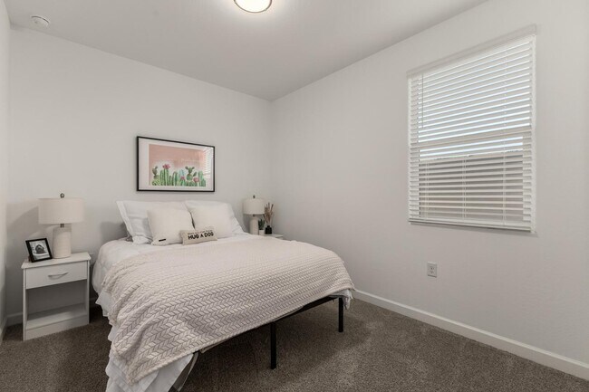 Building Photo - 1714 W Starfire Ave