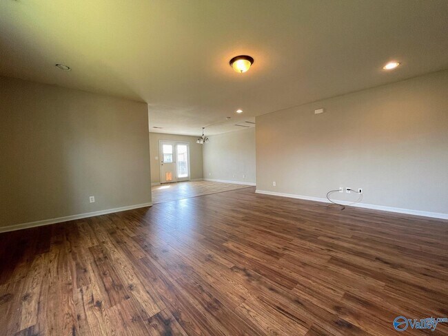 Building Photo - 3412 Castlecreek Dr SW