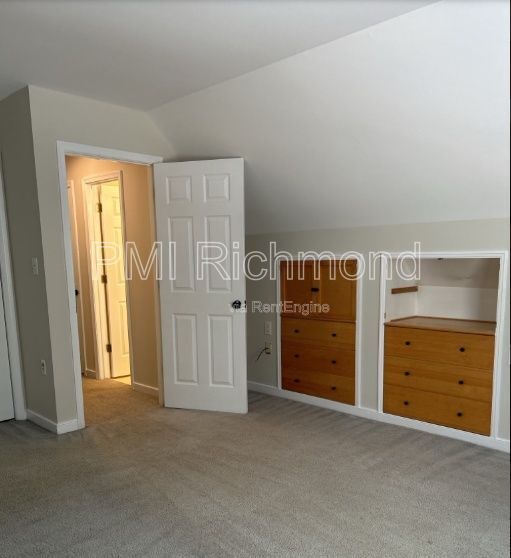 Building Photo - 33 Fairwood Dr