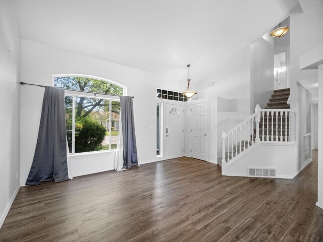 Primary Photo - 4bedroom/3bath w/Garage/washer/dryer/fence...