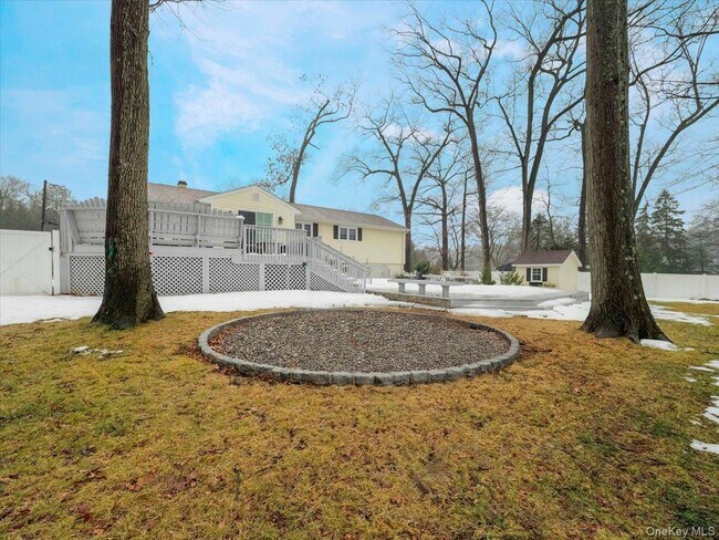 Building Photo - 5 Indian Dr