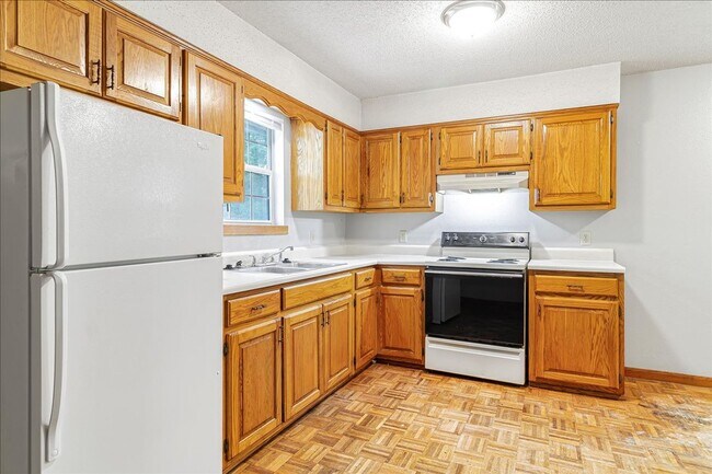 Building Photo - 307 S Walnut