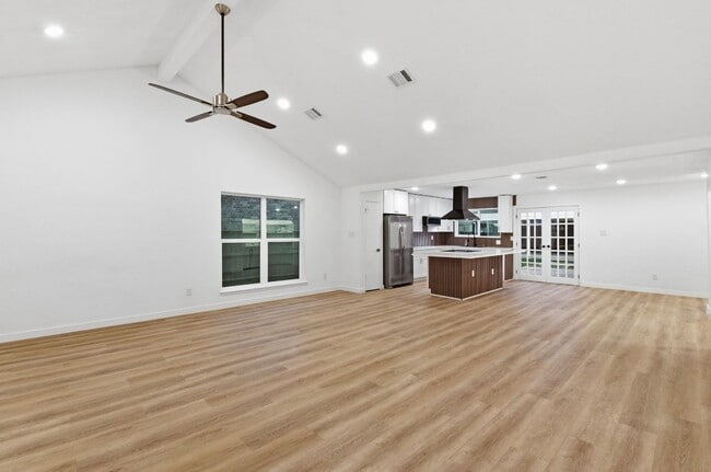 Building Photo - 6718 Deer Ridge Ln
