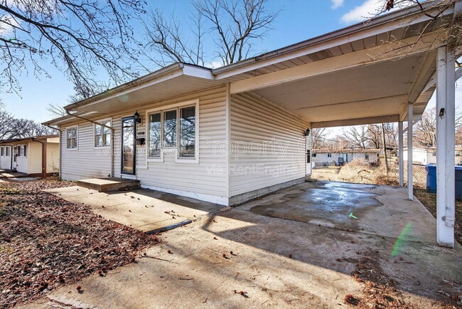 Building Photo - 1540 Aspen Dr