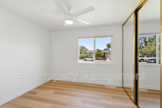 Building Photo - 905 Pellegrini St