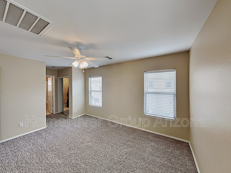 Building Photo - 6413 W Valencia Dr