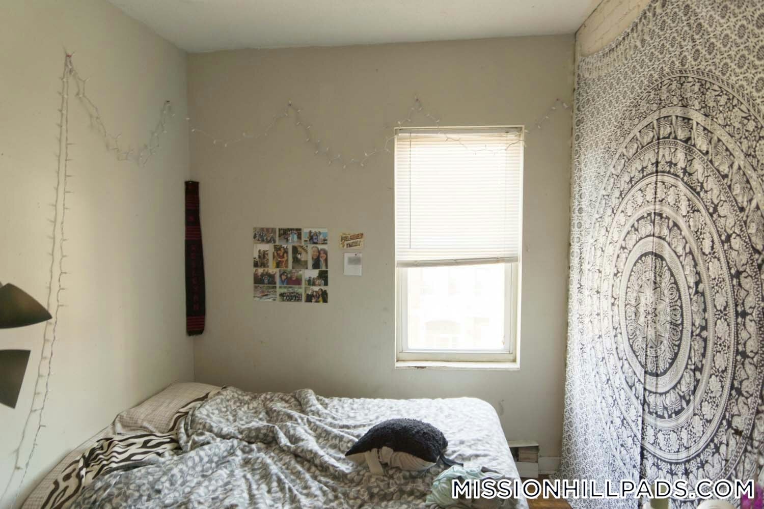 Building Photo - 894 Huntington Ave