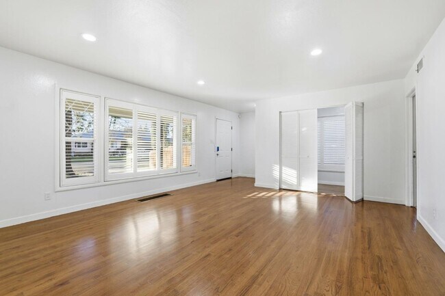 Building Photo - 9623 Adams St