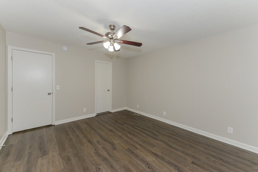 Building Photo - 1701 Hunters Branch Rd